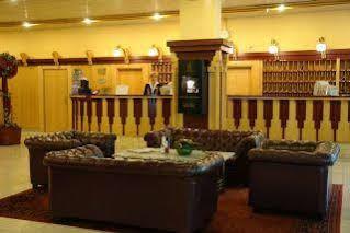 Hotel Patria เปตช์ ภายนอก รูปภาพ