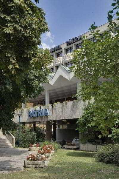 Hotel Patria เปตช์ ภายนอก รูปภาพ